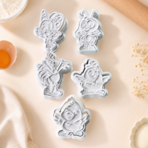 Kit Com 5 Cortadores de Biscoitos – Turma da Galinha Pintadinha