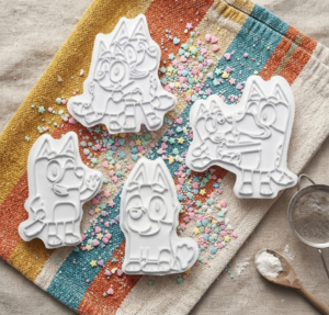 Kit Com 4 Cortadores de Biscoitos Bluey