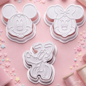 Kit Com 3 Cortadores de Biscoito Mickey, Minnie e Pluto